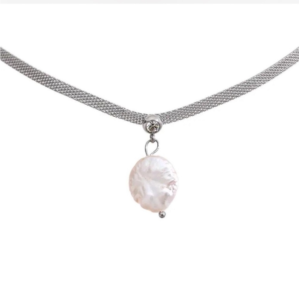 Silver Baroque Pearl Mesh Chain
Necklace